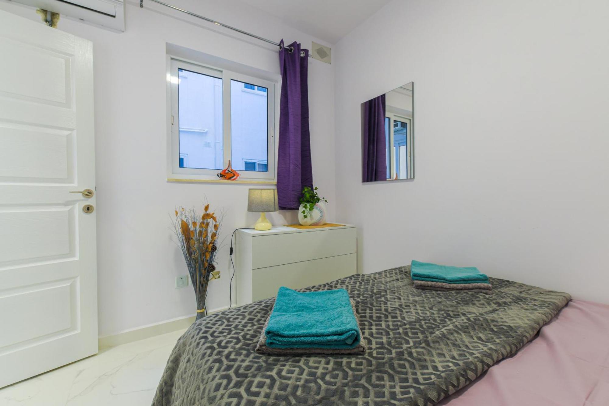Brand New 3bdr 2 Bth Block B Apartment *
